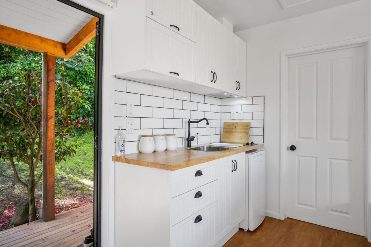 Woodside - Akaroa Holiday Cottage エクステリア 写真